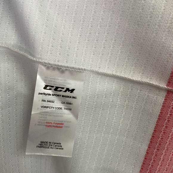 CCM Canada Hockey Jersey Size L - Picture 10 of 11